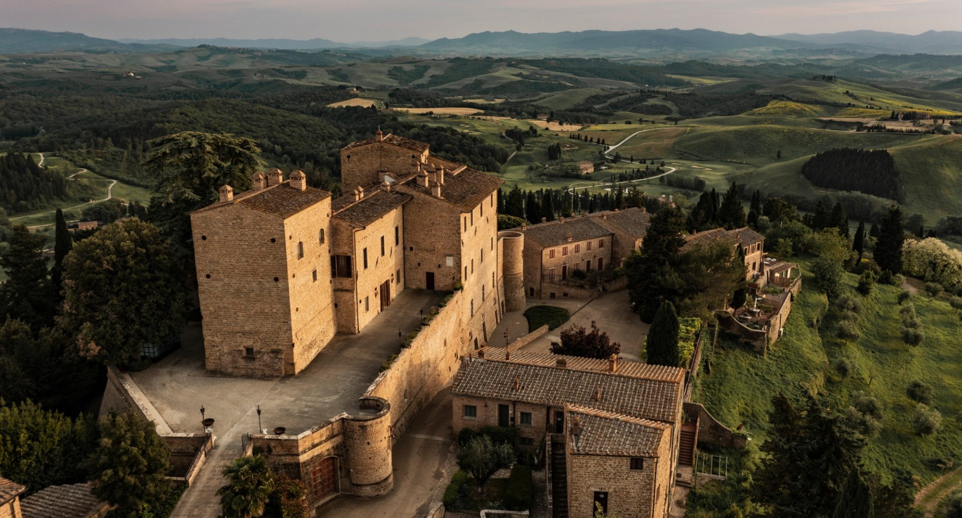 Header Esplora Tavola disegno 1