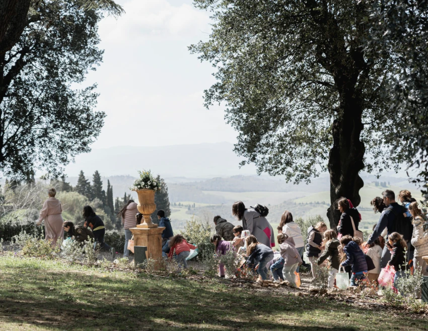 Caccia half carousel